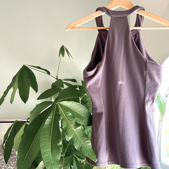 Alo Ribbed Tank Top - Picture 11 of 11